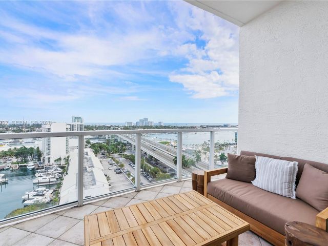 Apartment for rent  Unit #1606 - photo 7495315