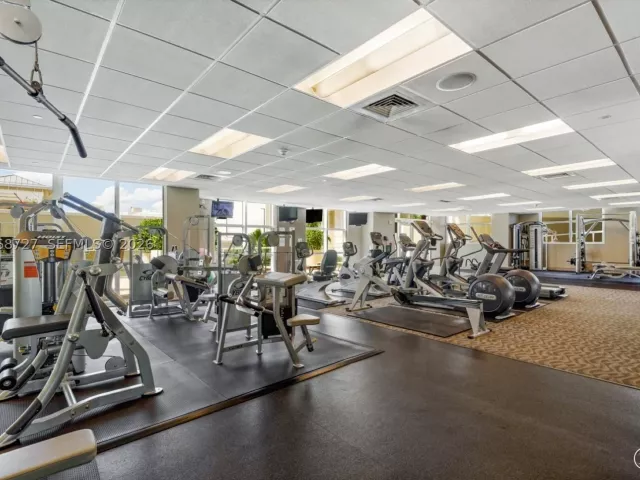 1-bedroom condo for rent in Fort Lauderdale - 1819 SE 17th St 1606 - MondialRealty