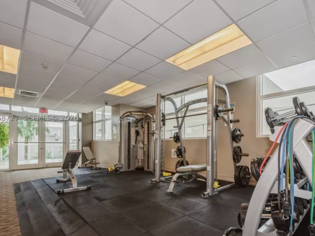 1-bedroom condo for rent in Fort Lauderdale - 1819 SE 17th St 1606 - MondialRealty