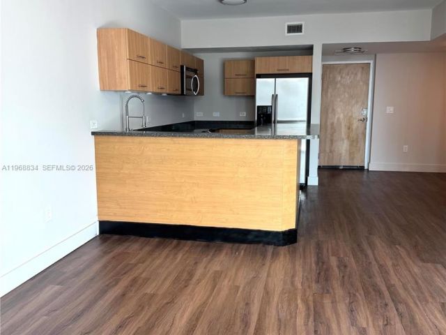 Apartment for rent  Unit #3310 - photo 7489594