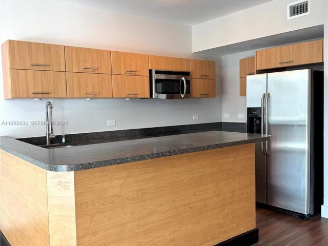 Apartment for rent  Unit #3310 - photo 7489613