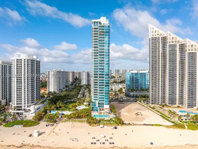 2-bedroom condo for sale in Sunny Isles Beach - 17475 Collins Ave 703 - MondialRealty