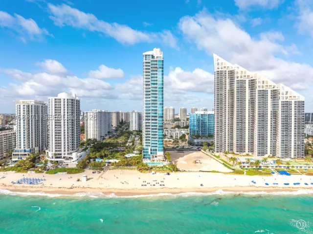 2-bedroom condo for sale in Sunny Isles Beach - 17475 Collins Ave 703 - MondialRealty