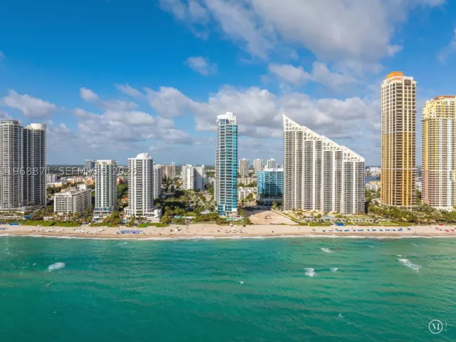 2-bedroom condo for sale in Sunny Isles Beach - 17475 Collins Ave 703 - MondialRealty