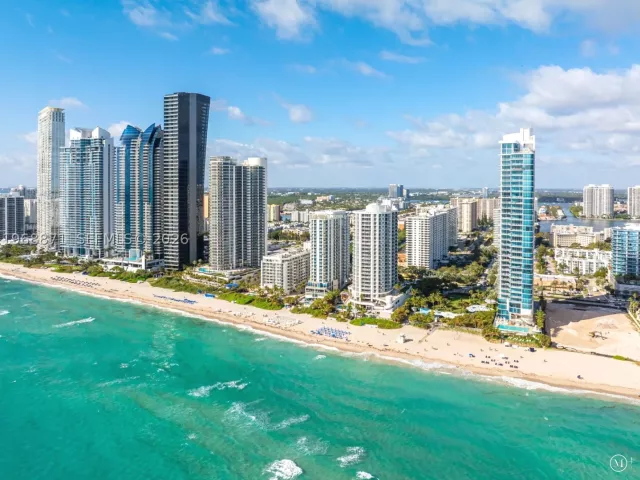 2-bedroom condo for sale in Sunny Isles Beach - 17475 Collins Ave 703 - MondialRealty