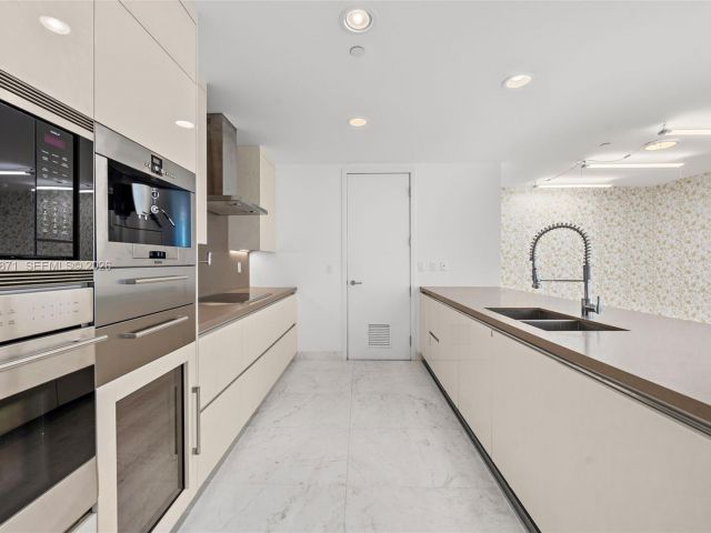 Apartment for sale  Unit #703 - photo 7530695