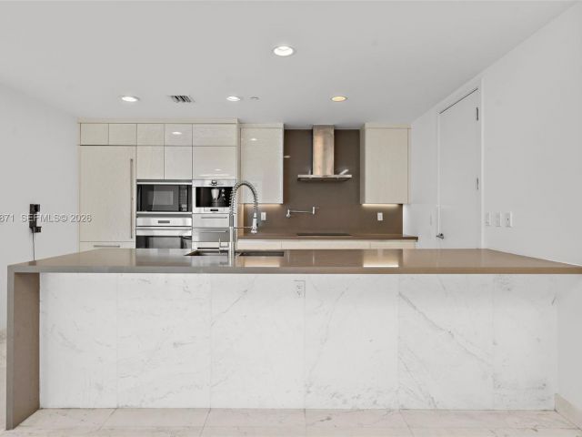 Apartment for sale  Unit #703 - photo 7530698