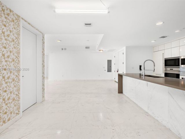 Apartment for sale  Unit #703 - photo 7530699