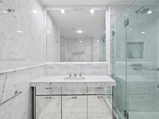 Apartment for sale  Unit #703 - photo 7530707