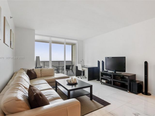 Apartment for rent  Unit #3211 - photo 7499766