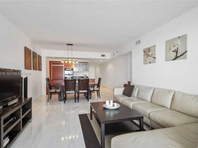 Apartment for rent  Unit #3211 - photo 7499768