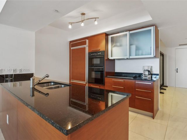 Apartment for rent  Unit #3211 - photo 7499772