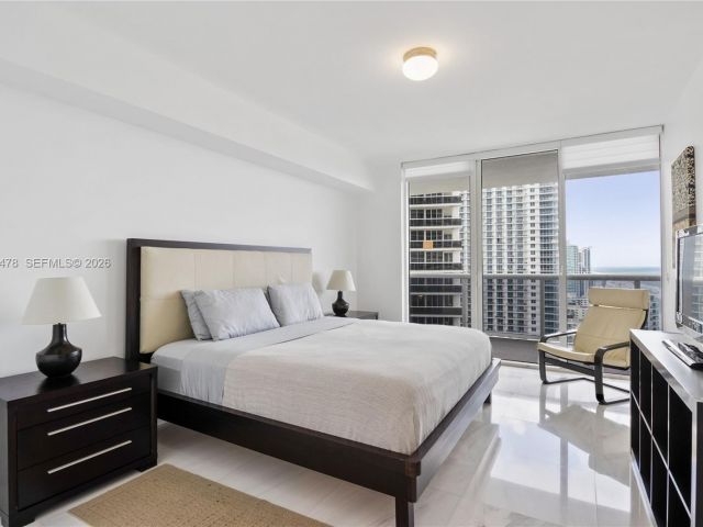 Apartment for rent  Unit #3211 - photo 7499773