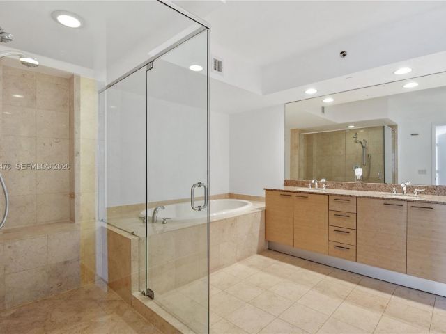 Apartment for rent  Unit #3211 - photo 7499777