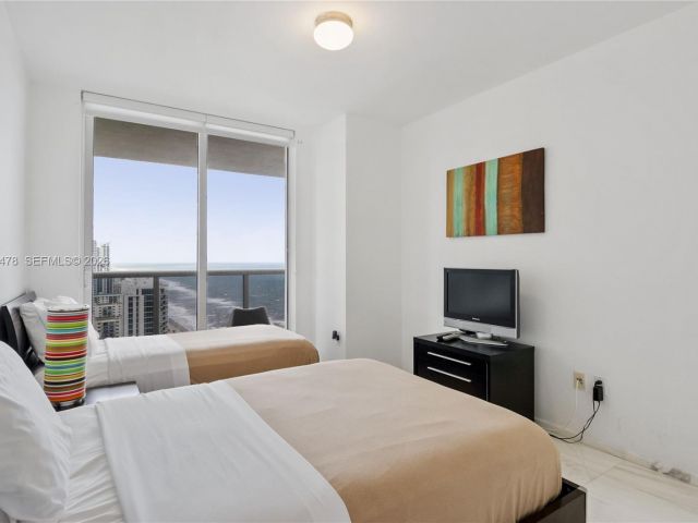 Apartment for rent  Unit #3211 - photo 7499778