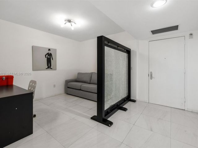 Apartment for rent  Unit #3211 - photo 7499781