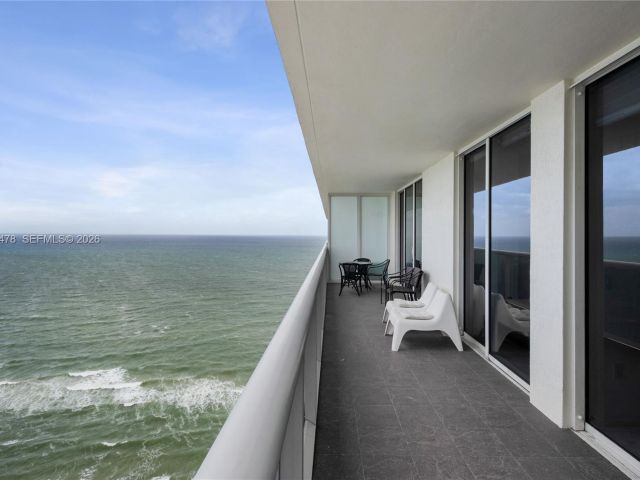 Apartment for rent  Unit #3211 - photo 7499784