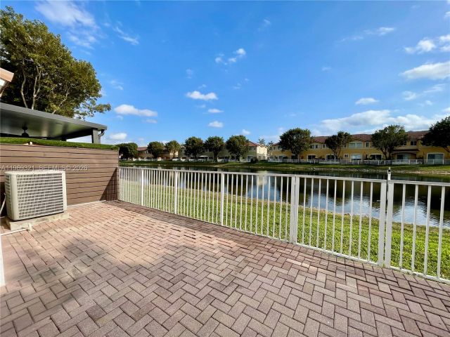 Home for rent at 10844 NW 84th St - photo 7486312