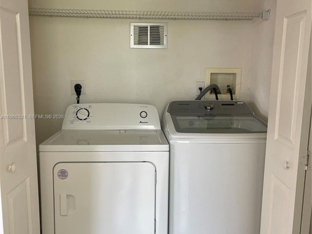 Home for rent at 10844 NW 84th St - photo 7486315