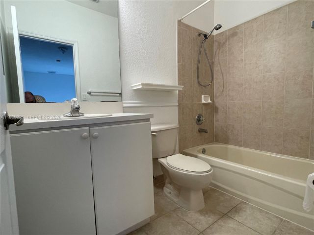 Home for rent at 10844 NW 84th St - photo 7486319