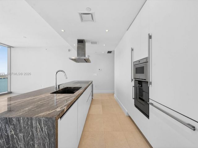 Apartment for rent  Unit #1406 - photo 7497787