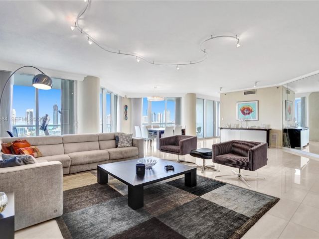 3-bedroom condo for sale in Aventura - 7000 Island Blvd 2404 - MondialRealty