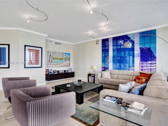 3-bedroom condo for sale in Aventura - 7000 Island Blvd 2404 - MondialRealty