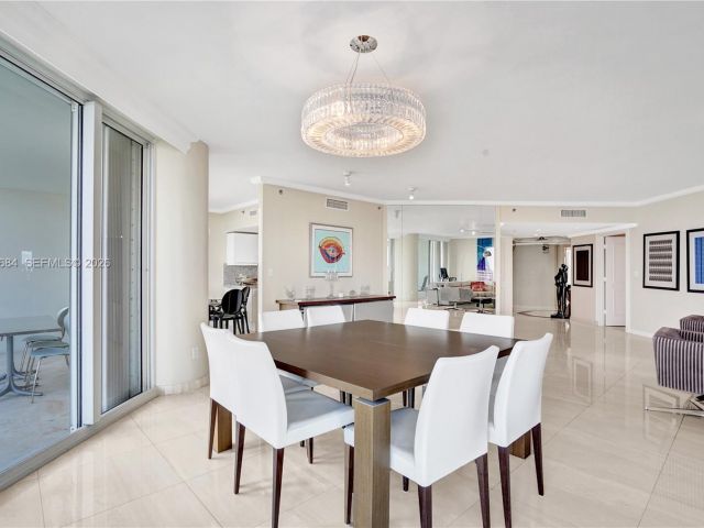 3-bedroom condo for sale in Aventura - 7000 Island Blvd 2404 - MondialRealty