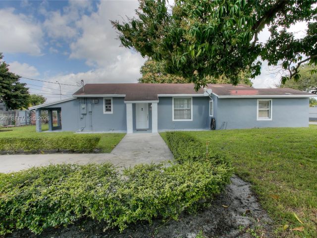 Home for rent at 3001 NW 102nd St - photo 7466071