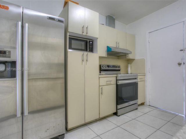 Home for rent at 3001 NW 102nd St - photo 7466082