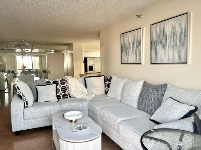 Apartment for rent  Unit #2504 - photo 7504116