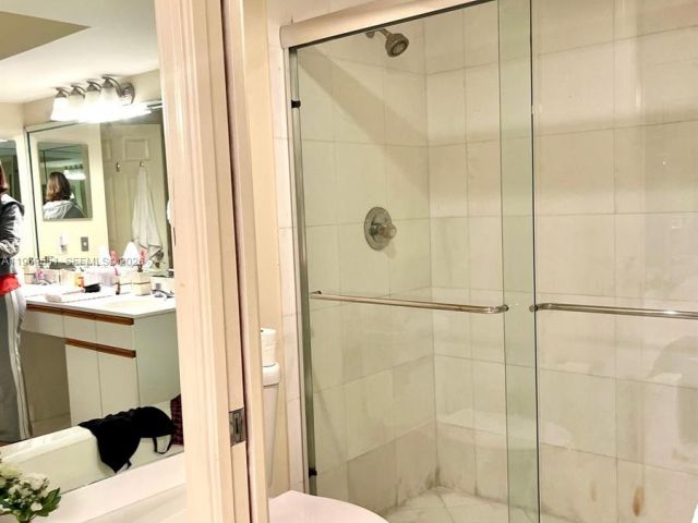 Apartment for rent  Unit #2504 - photo 7504123