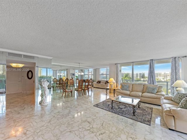 Apartment for rent  Unit #501N - photo 7501212