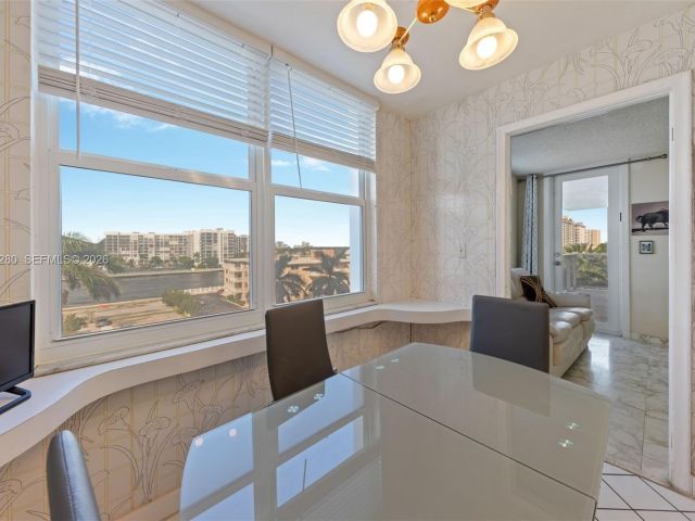 Apartment for rent  Unit #501N - photo 7501226