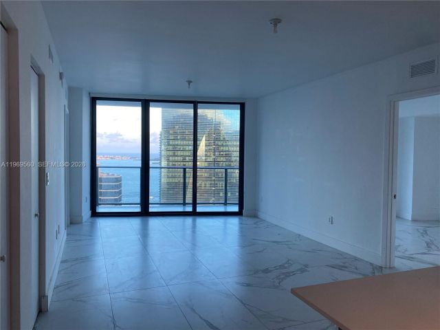 Apartment for rent  Unit #3702 - photo 7451931