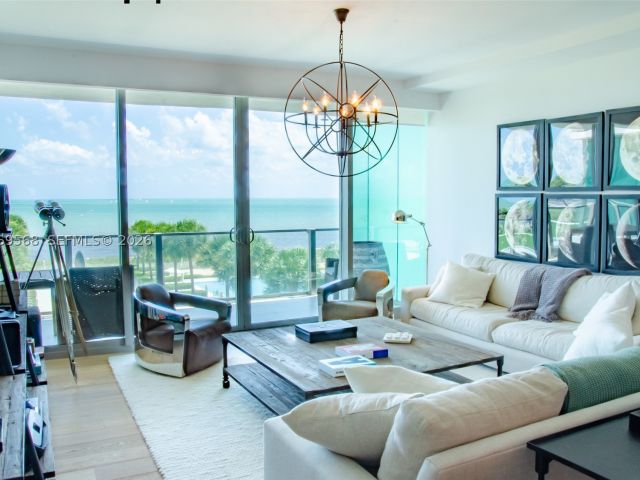 3-bedroom condo for rent in Key Biscayne - 350 Ocean Dr 406N - MondialRealty