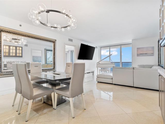 Apartment for rent  Unit #4304 - photo 7499630