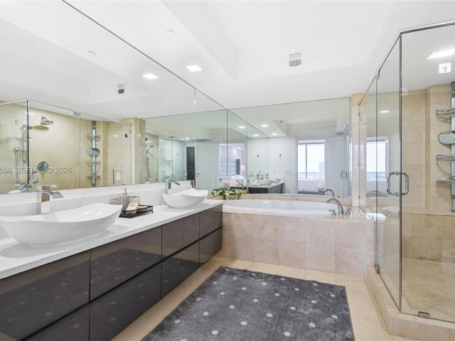 Apartment for rent  Unit #4304 - photo 7499634