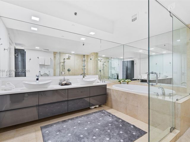 Apartment for rent  Unit #4304 - photo 7499635