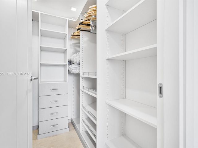 Apartment for rent  Unit #4304 - photo 7499639