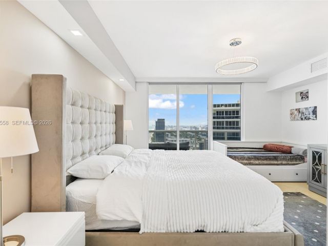 Apartment for rent  Unit #4304 - photo 7499642