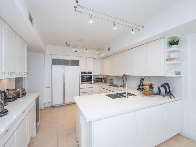 Apartment for sale  Unit #605 - photo 7491880