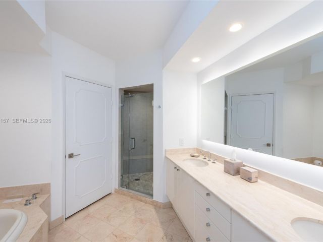 Apartment for sale  Unit #605 - photo 7491884