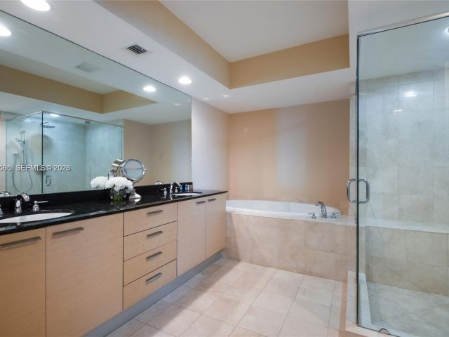 Apartment for sale  Unit #2701 - photo 7530729