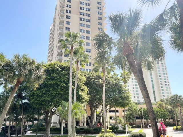 Apartment for sale  Unit #704 - photo 7479111