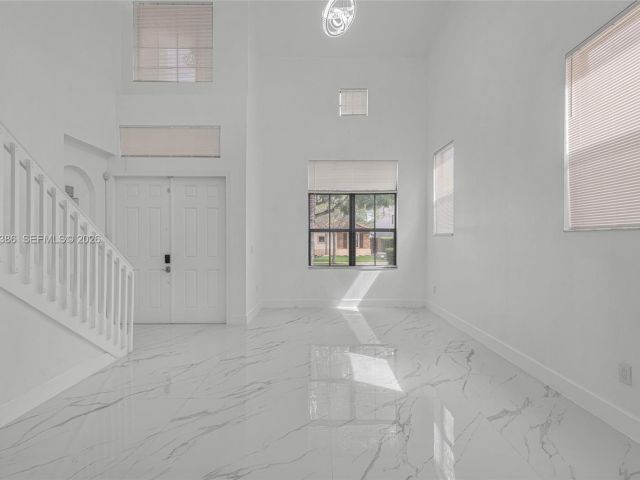 Home for sale at 642 SE 37th PL - photo 7493153