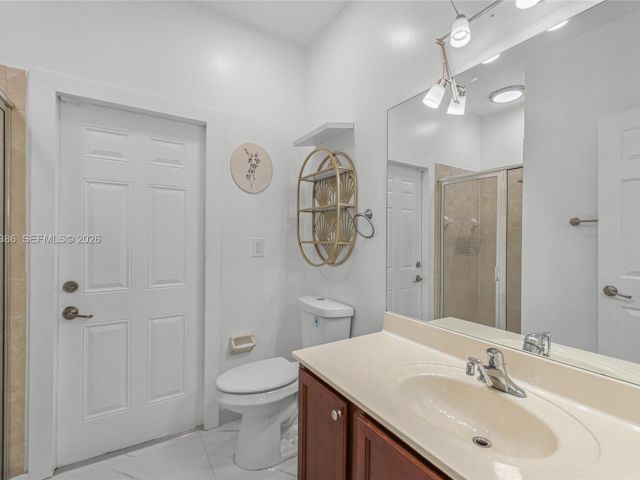 Home for sale at 642 SE 37th PL - photo 7493159