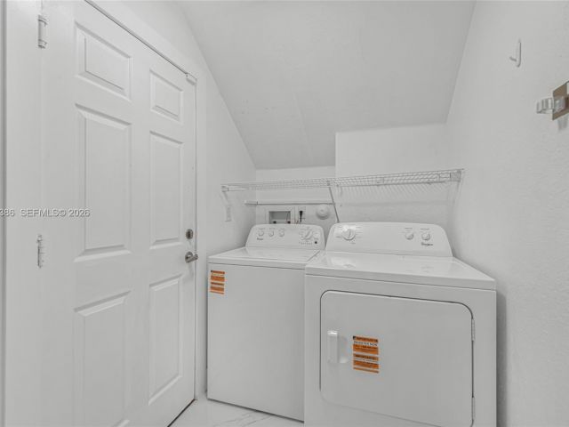 Home for sale at 642 SE 37th PL - photo 7493161