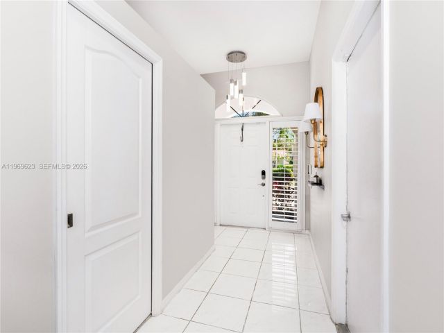 Home for sale at 835 NE 17th Way - photo 7482532