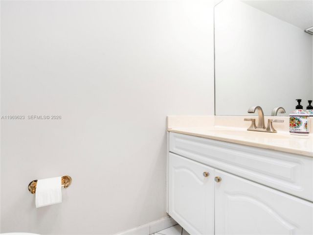 Home for sale at 835 NE 17th Way - photo 7482534